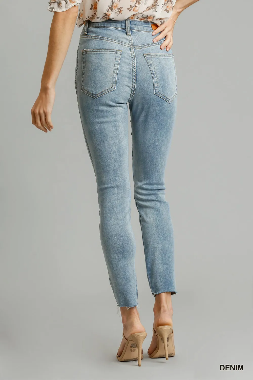 5-Pockets Distressed Detail Stretch Denim Skinny Jeans with Unfinished Hem, image 2
