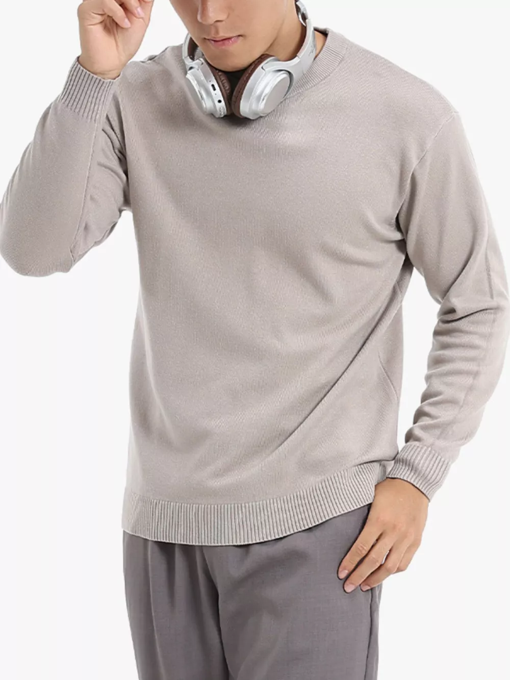 Men's Minimalist Crew Neck Sweater with Ribbed Cuffs, image 2
