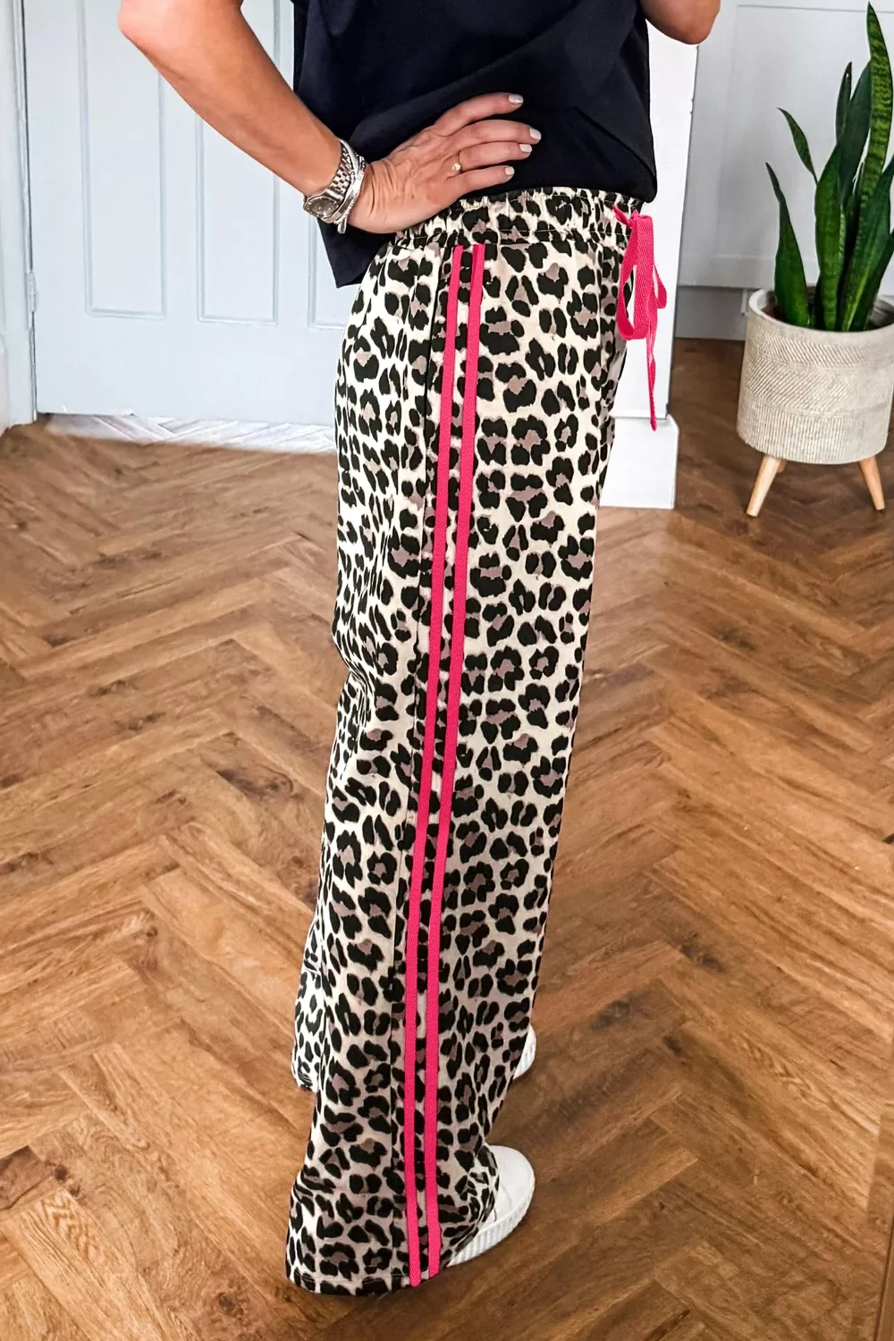 e Leopard Print Drawstring Waist Regular Fit Casual Pants, image 3