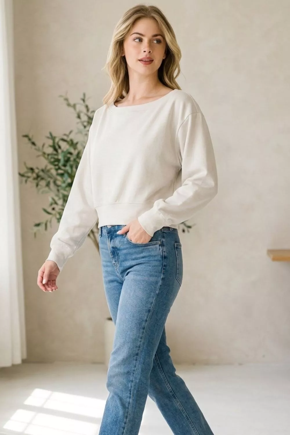 Scuba Cropped Boat Neck Pullover Sweatshirts, image 3