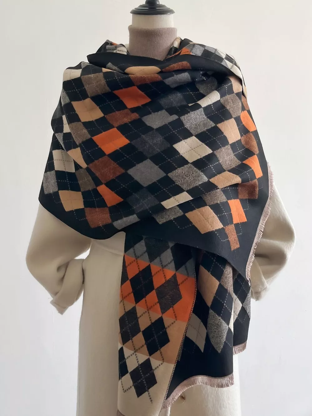 Diamond Pattern Warm Scarf, image 3
