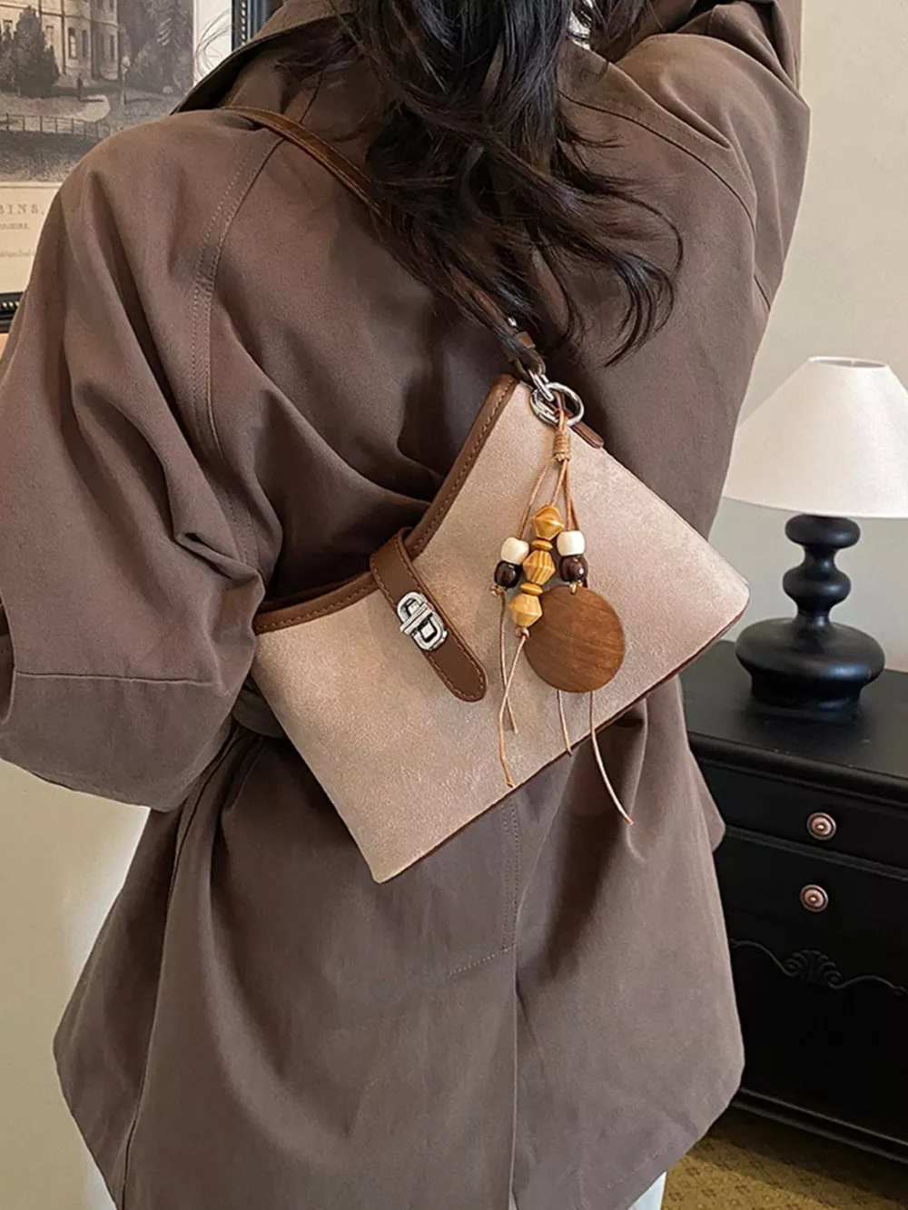 Vintage Buckle Detail Shoulder Bag, image 17