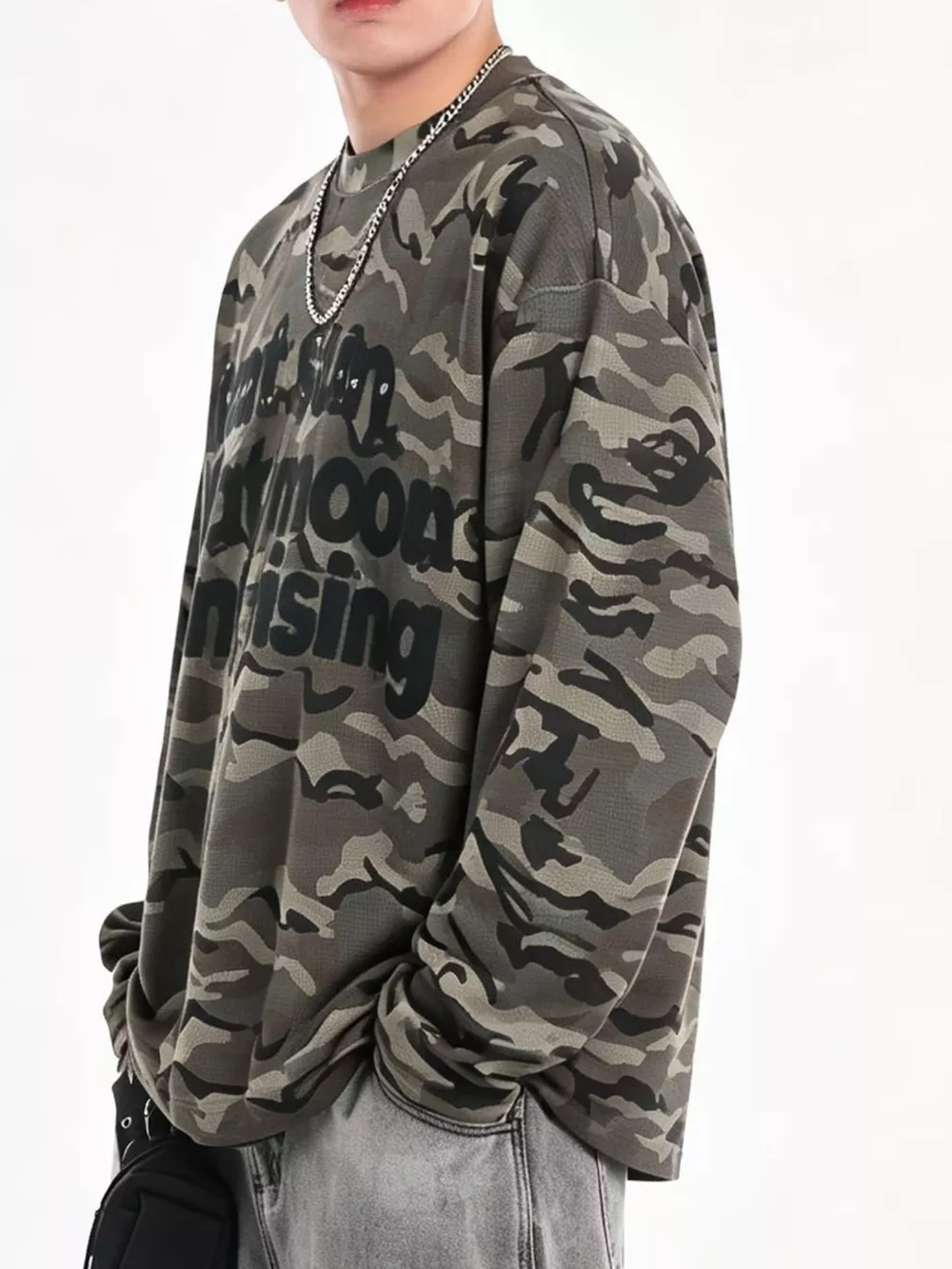 Men's Oversized Camouflage Graphic Long Sleeve T-Shirt, image 2