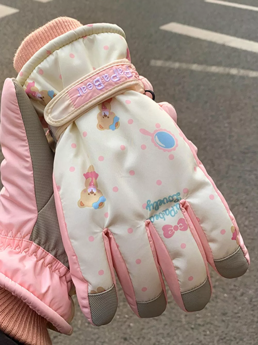 Bear Patterned Winter Gloves, image 6