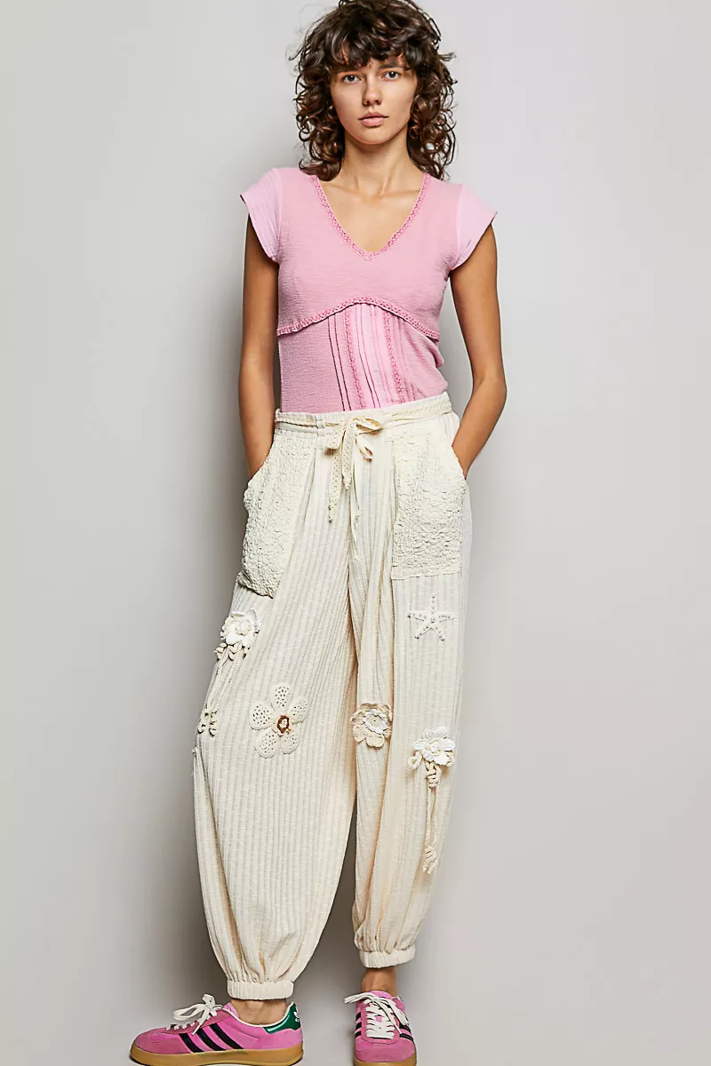 V-Neck Lightweight Textured Short Sleeve Knit Top with Lace Trim, image 3