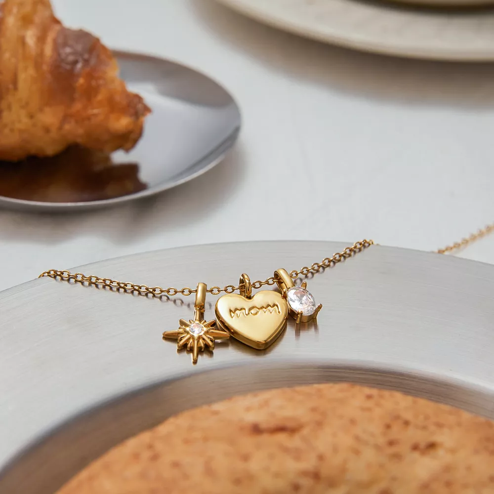 18K Gold-Plated 'Mom' Heart Necklace, image 4