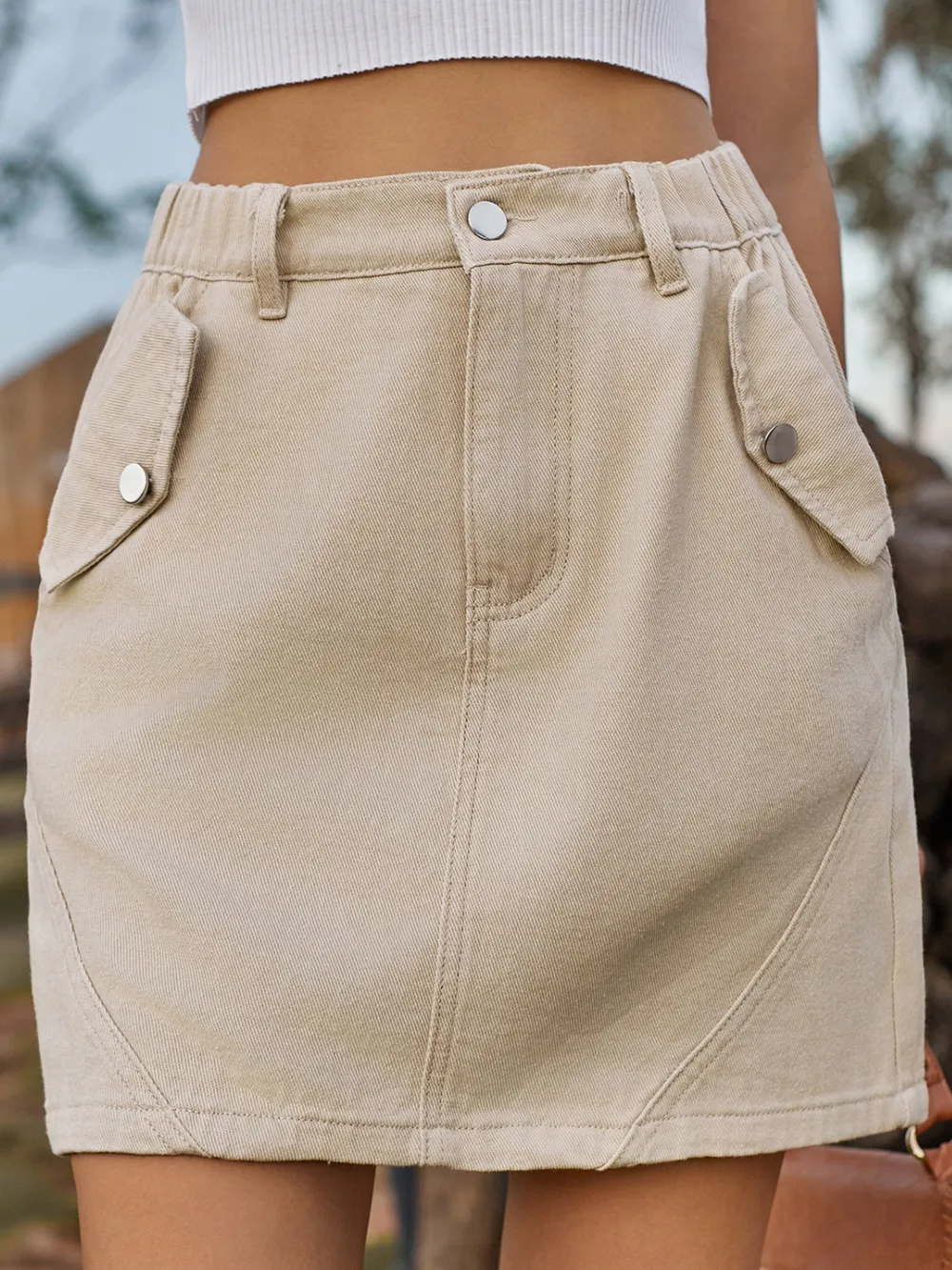 Pocketed Buttoned Mini Denim Skirt, image 4