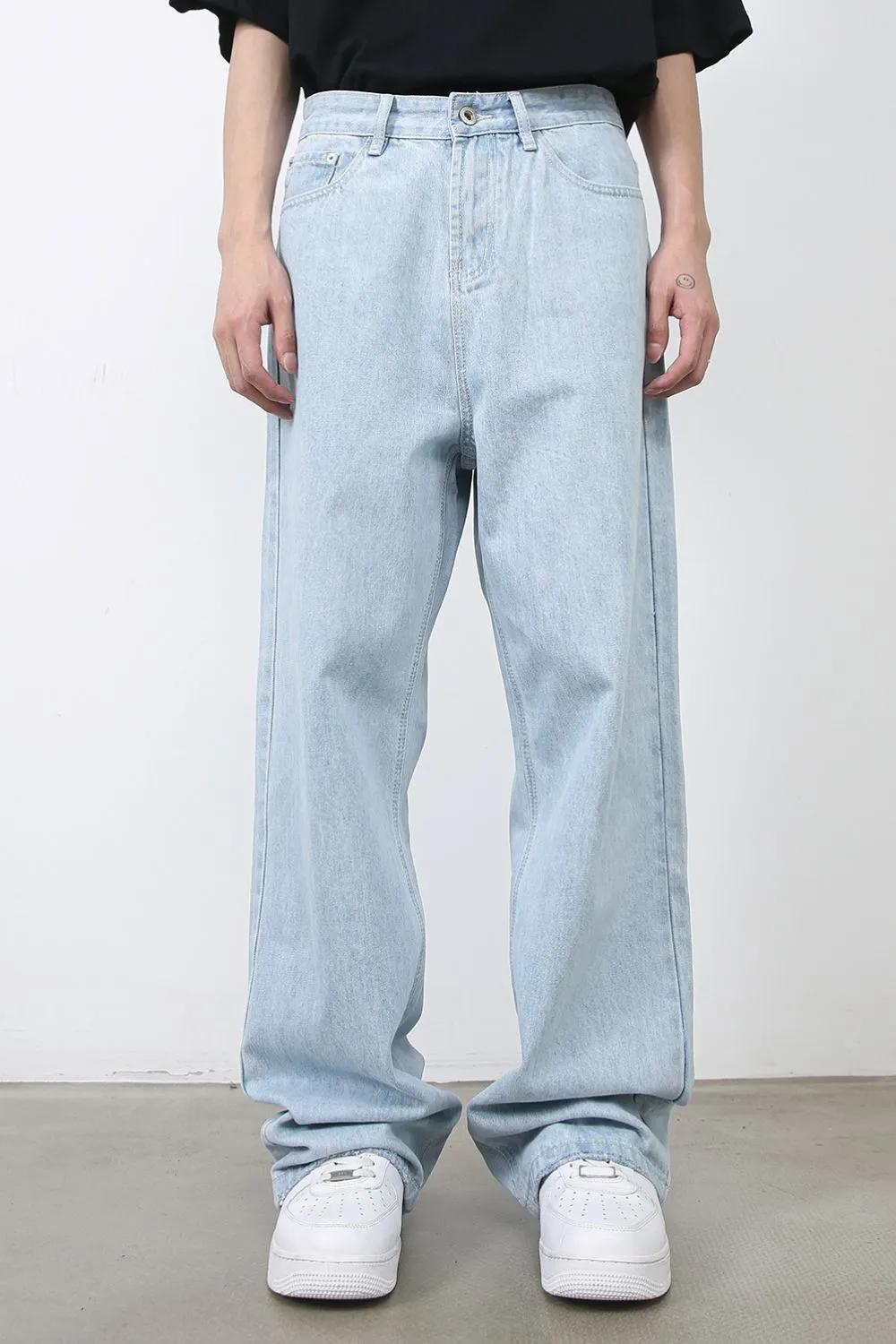 Men's Loose Fit Jeans with Pockets, image 2