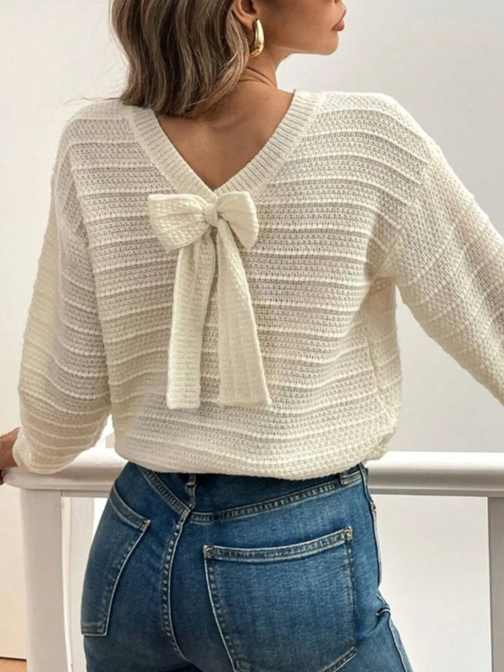 Round Neck Bow-Back Knit Top
