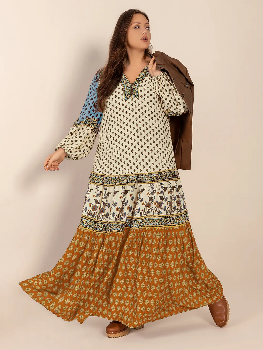 Plus Size Printed V-Neck Balloon Sleeve Maxi Dress, image 4