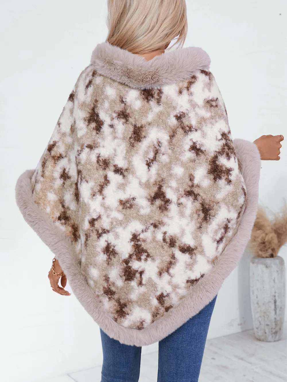 Furry Contrast Three-Quarter Poncho, image 8