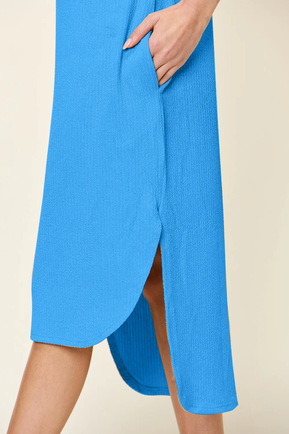 Full Size Round Neck Short Sleeve Slit Dress, image 3