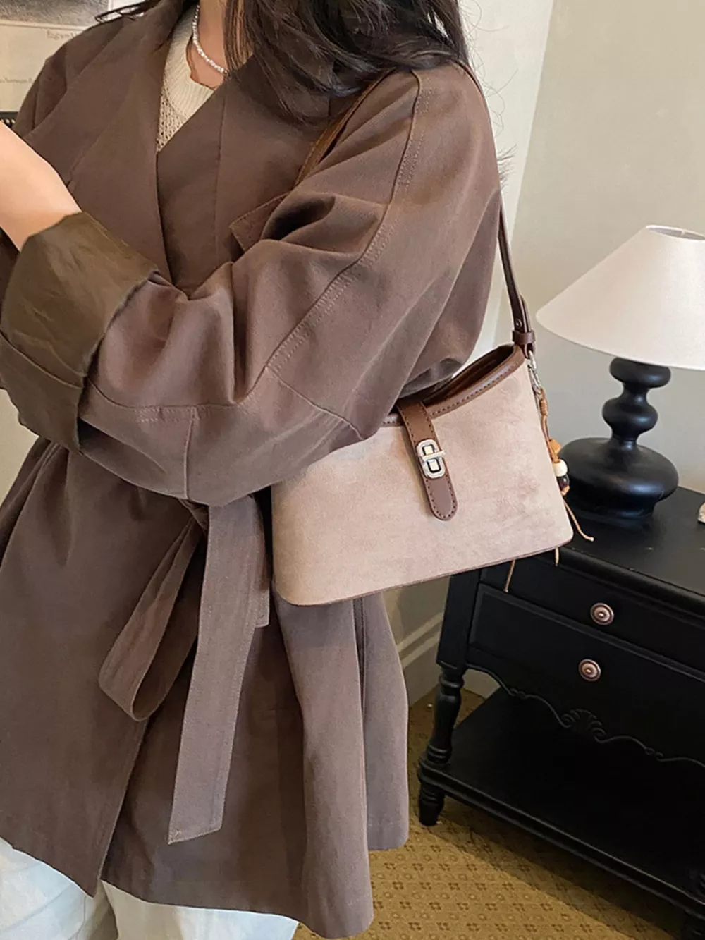 Vintage Buckle Detail Shoulder Bag, image 11
