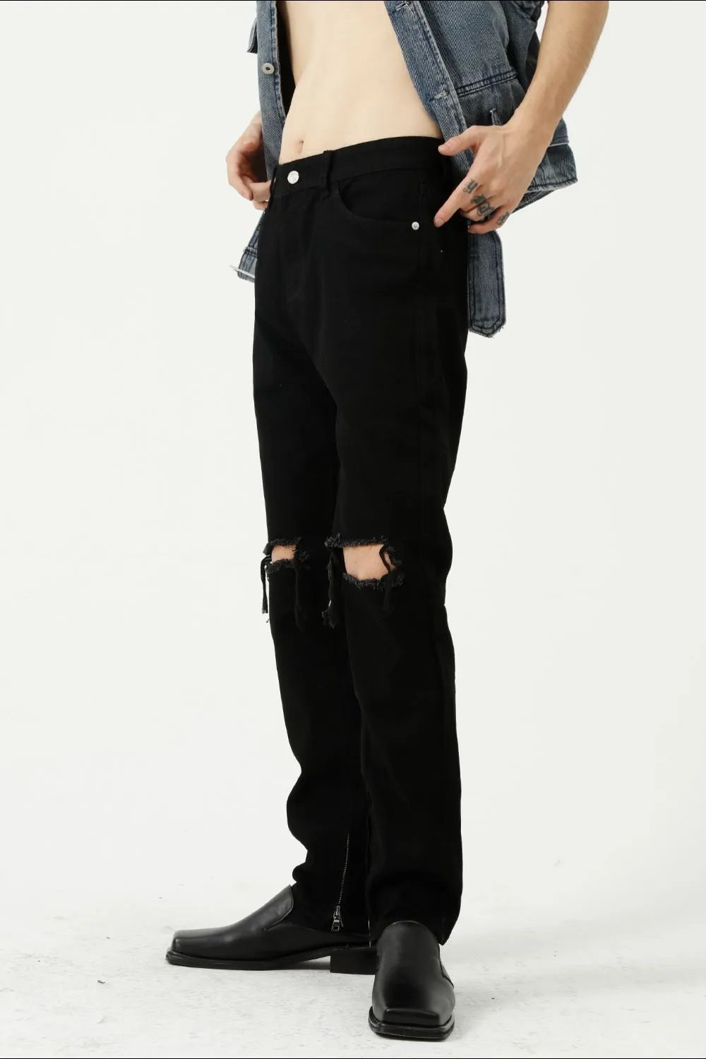 Distressed Mid Rise Jeans with Pockets, image 3