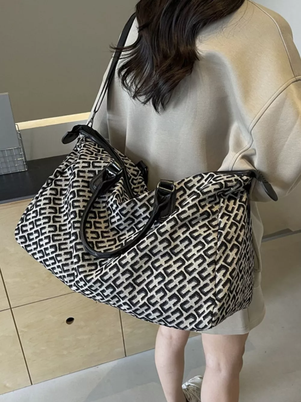 Patterned Large Capacity Travel Bag, image 3