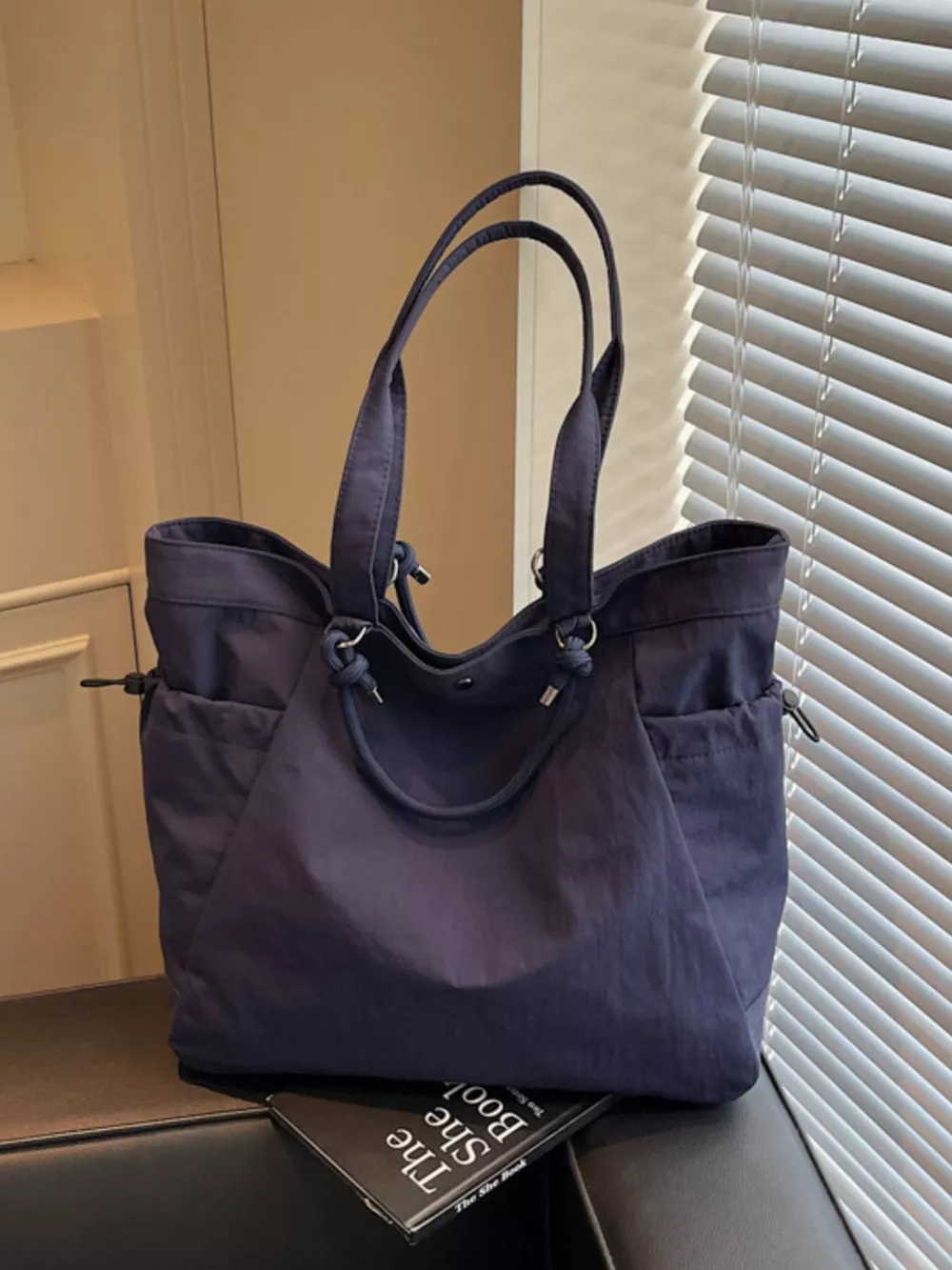 Nylon Lightweight Large Capacity Shoulder Bag, image 2