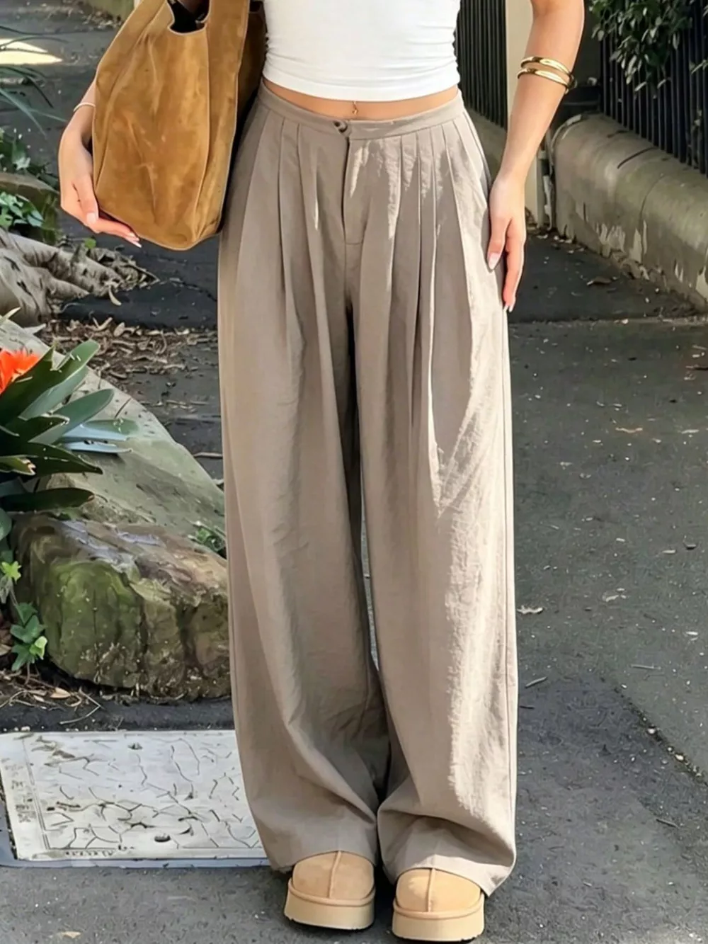 Wide-Leg Pleated Pants, image 4