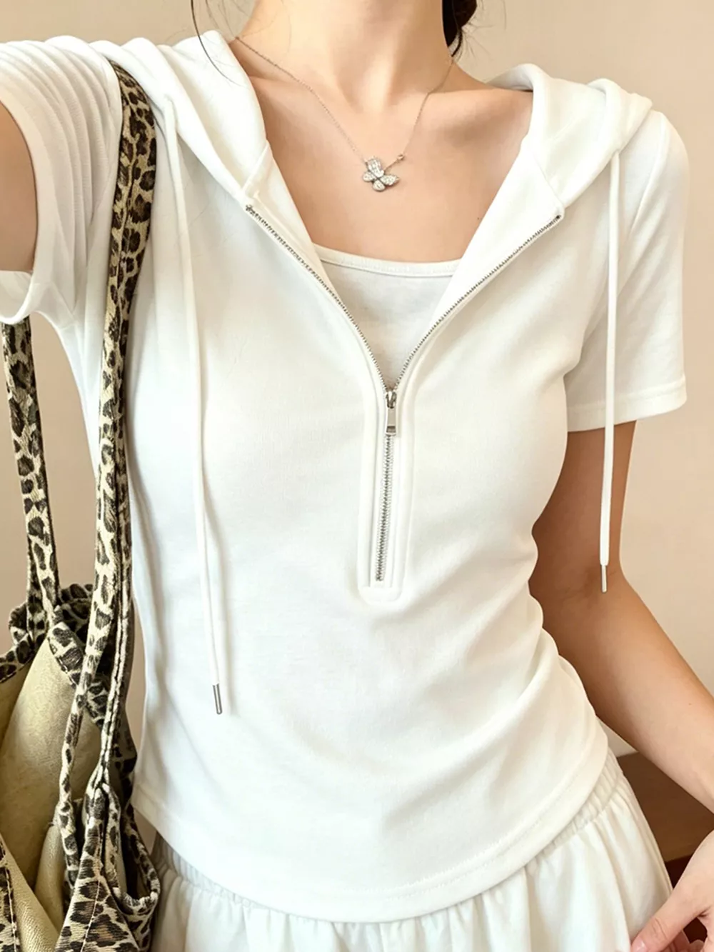 Slim-Fit Half Zip Short Sleeve Hooded Top, image 4