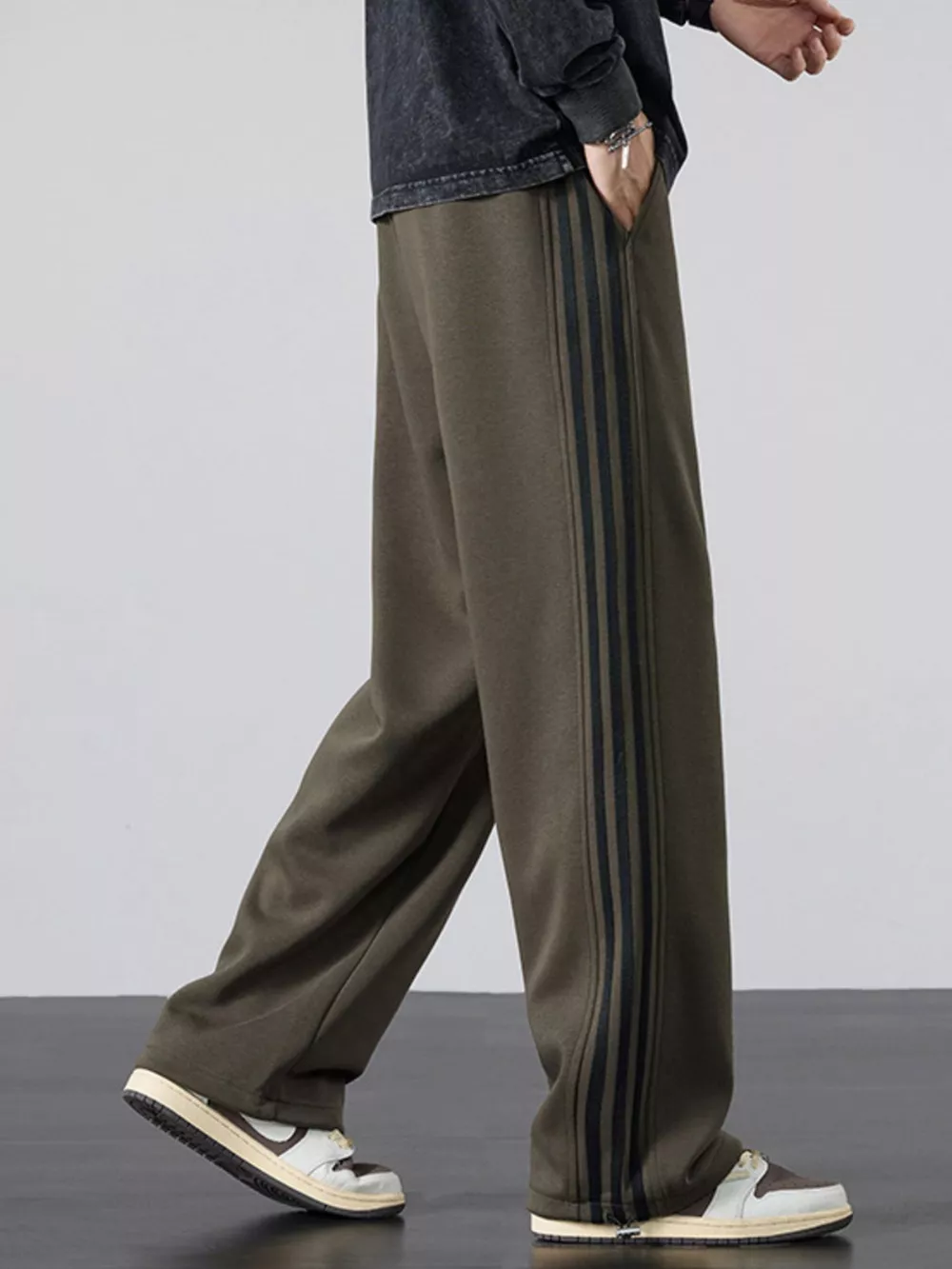 Men's Plus Size Casual Striped Wide Leg Sweatpants, image 3