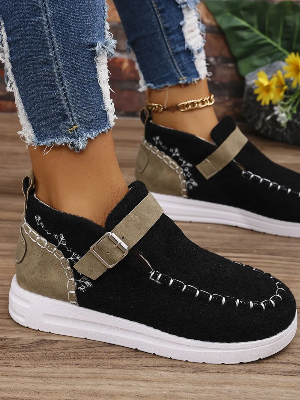 Contrast Round Toe Buckle Sneakers, image 4