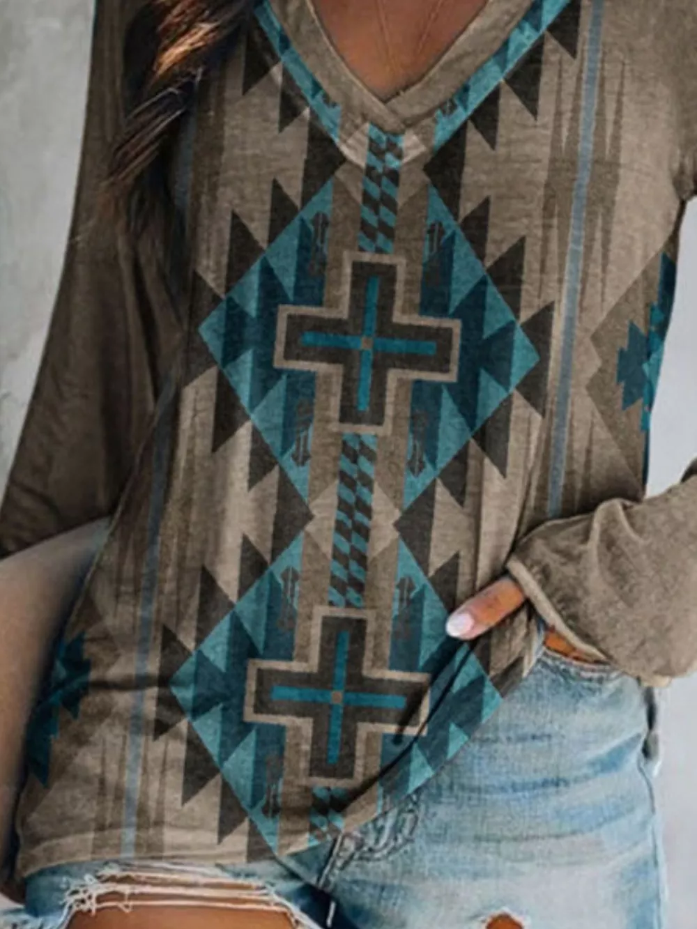 Full Size Geometric V-Neck Long Sleeve T-Shirt Plus Size, image 5