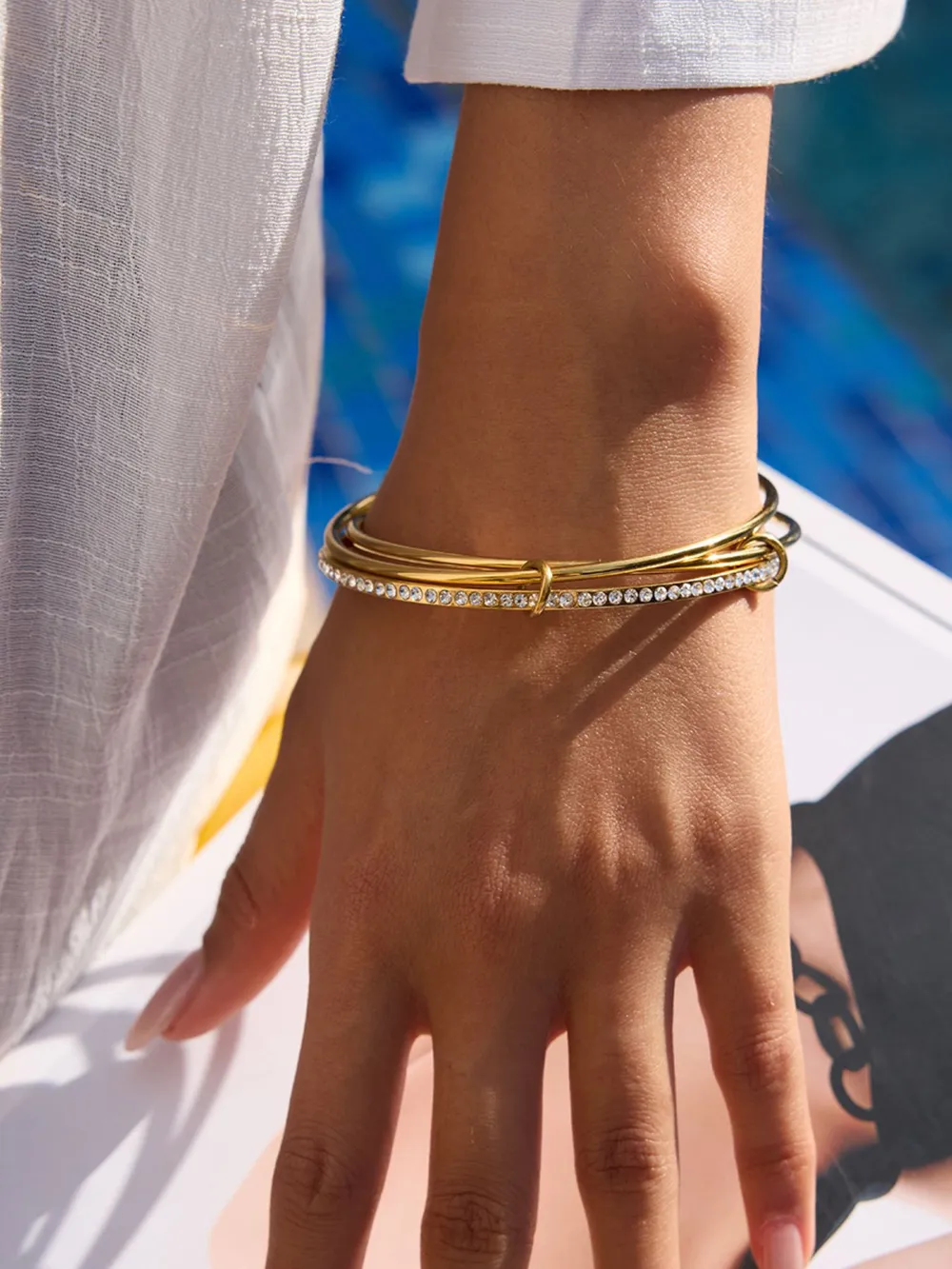 18K Gold-Plated Crossover Inlaid Zircon Bracelet, image 2