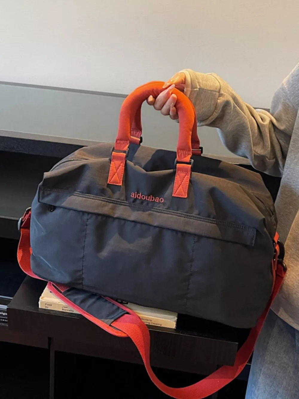 Large Capacity Lightweight Travel Bag, image 2