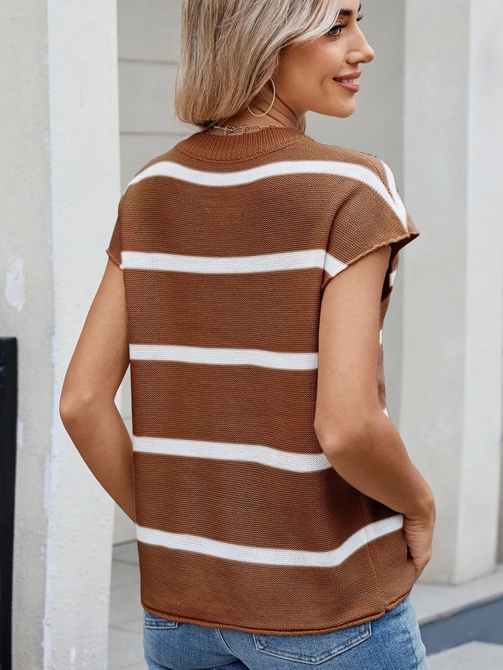 Exposed seam Contrast Striped Round Neck Knit Top, image 4