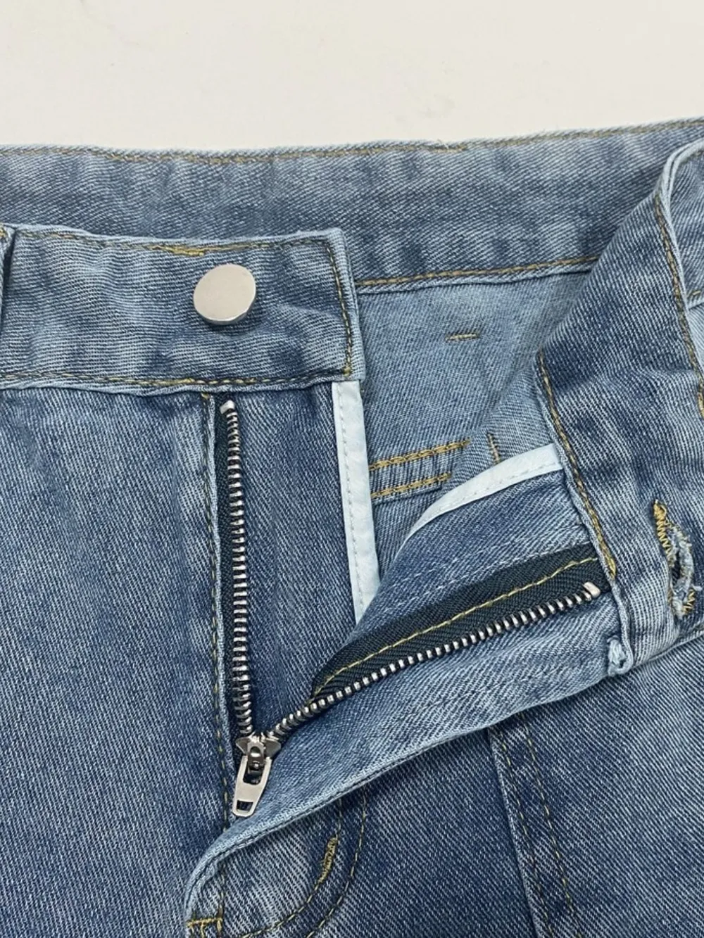 Distressed Jeans with Pockets, image 3