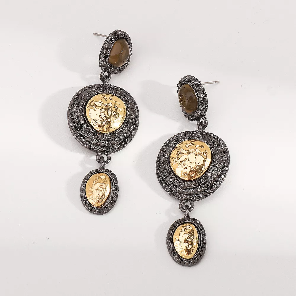 Vintage-Inspired Dangle Earrings with Gold Accents, image 3