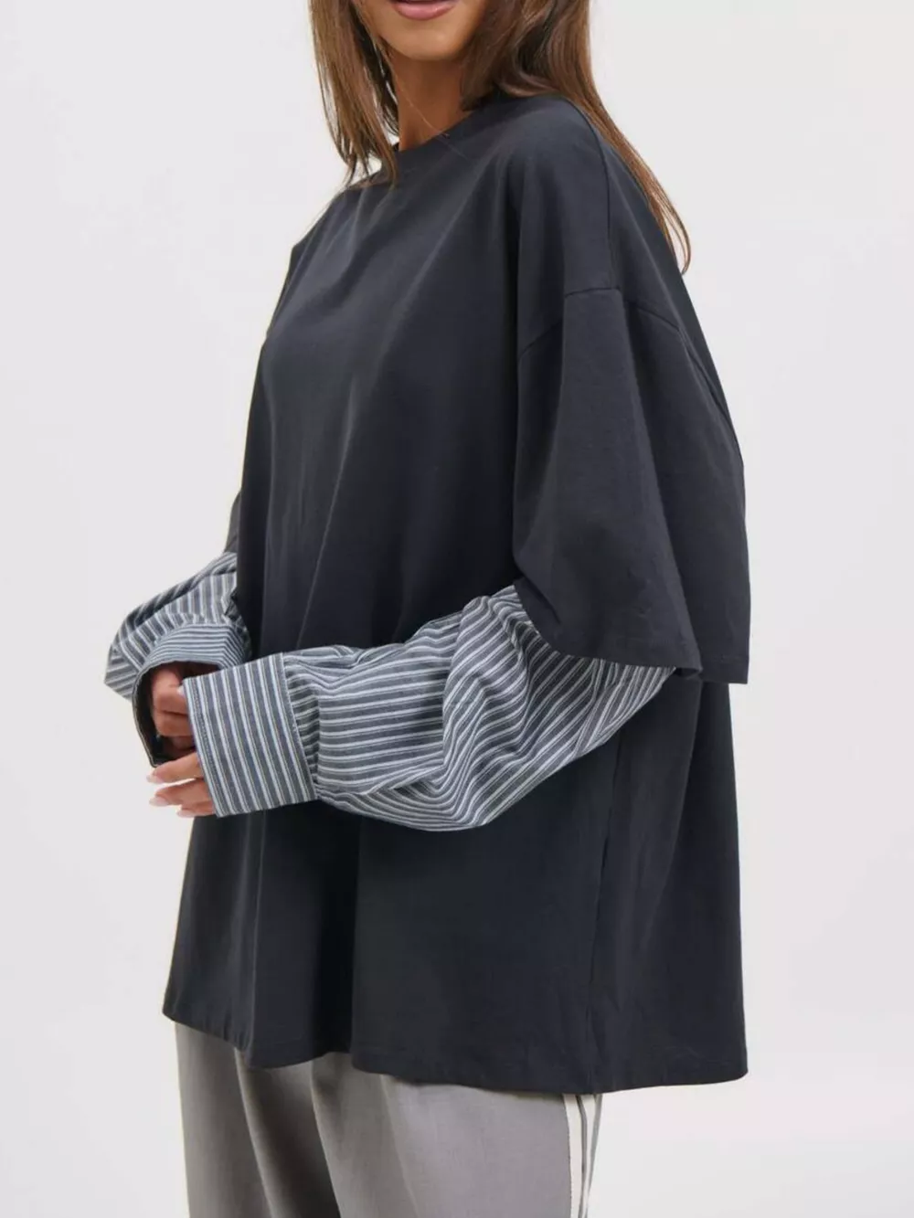 Oversized Layered-Look T-Shirt with Striped Sleeves, image 4
