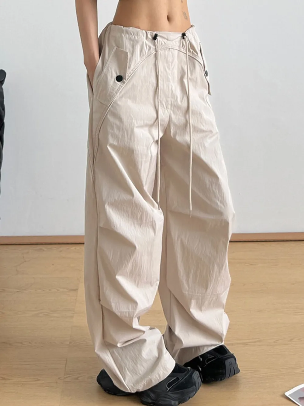 Relaxed Wide-Leg Drawstring Pants