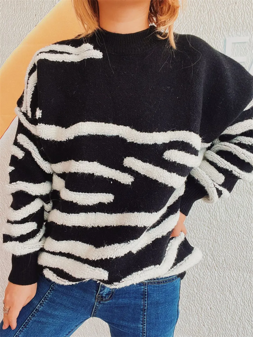 Contrast Round Neck Long Sleeve Sweater, image 12