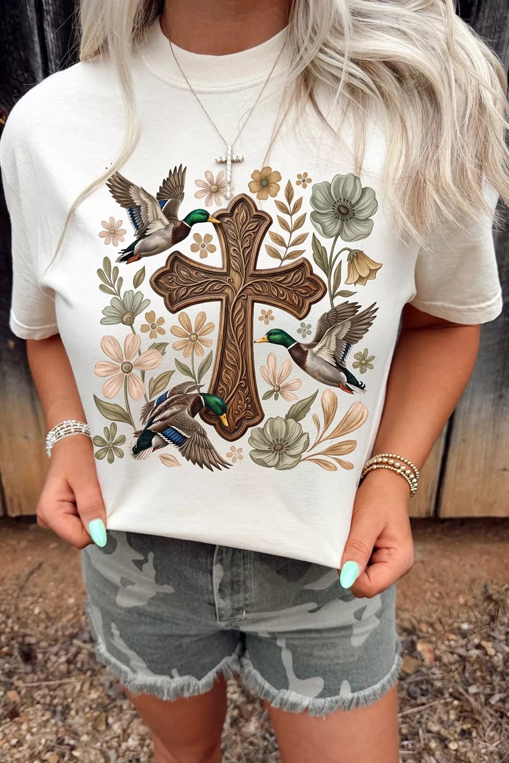 Full Size Mallard Cross Floral Graphic Casual T Shirt Plus Size