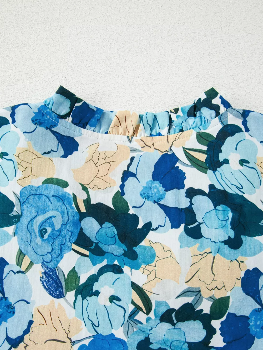 Floral Print Short Puff Sleeve V Neck Blouse, image 5
