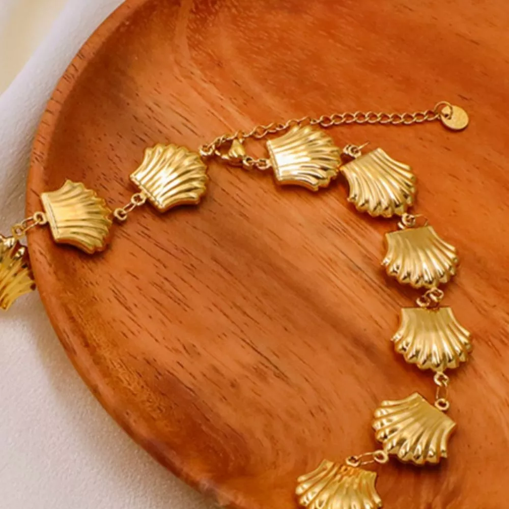 18K Gold-Plated Shell Necklace, image 3