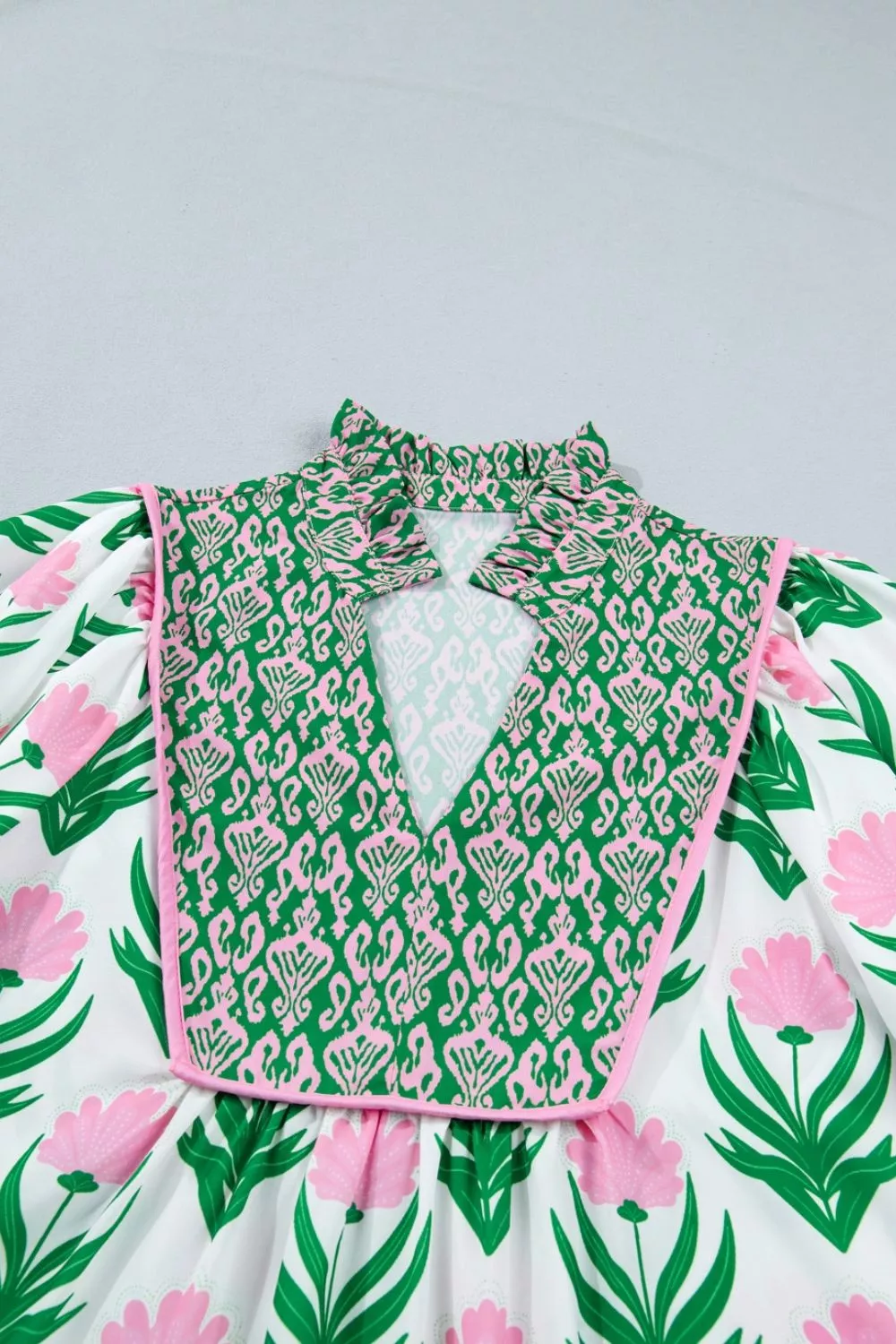 Multicolour Floral Print Puff Sleeve Contrast Bordered V Neck Blouse, image 6