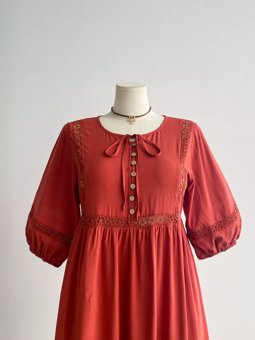 Plus Size Tie Neck Puff Sleeve Midi Dress with Lace Trim, image 3