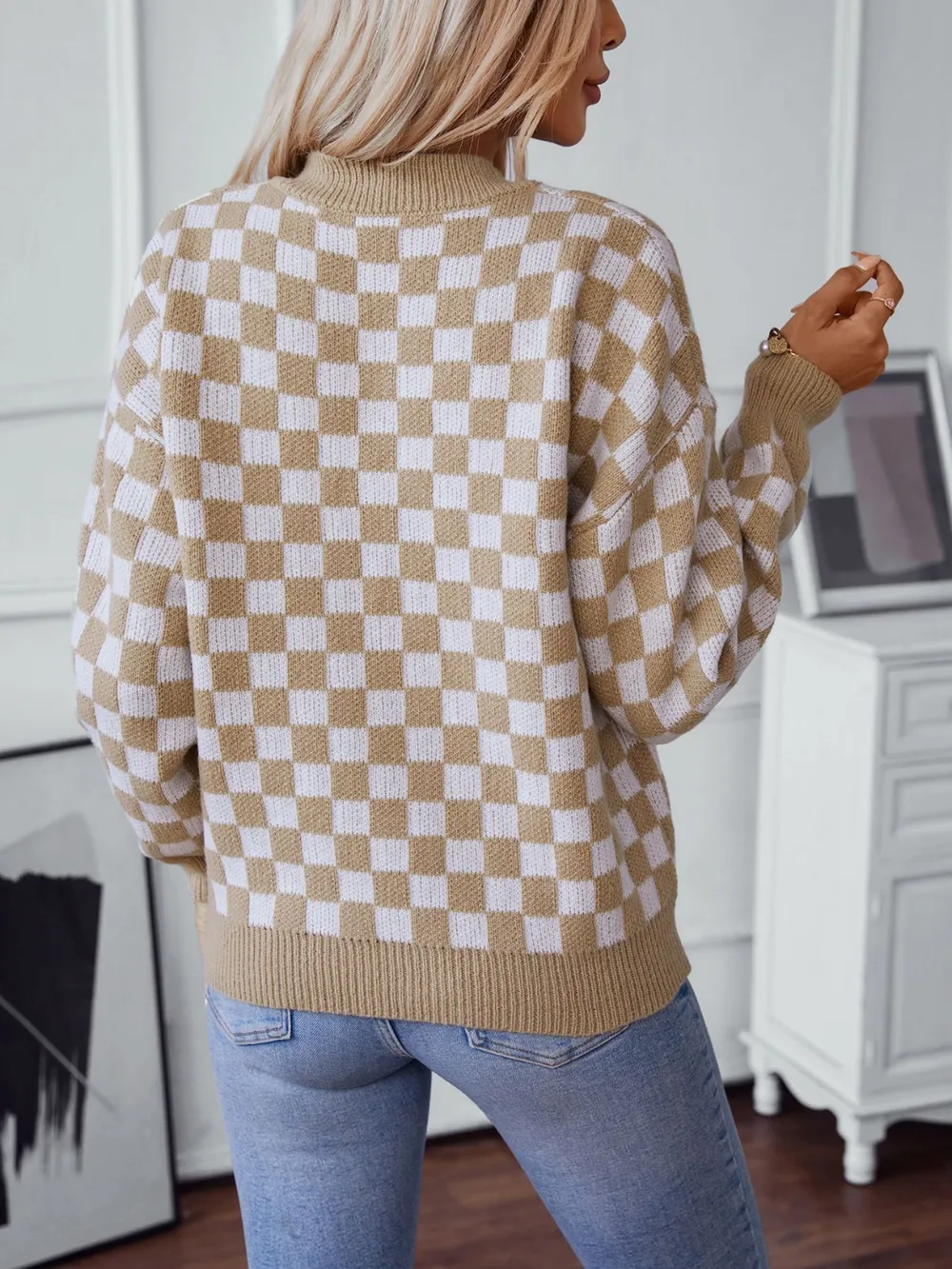 Checkered V-Neck Dropped Shoulder Sweater, image 3