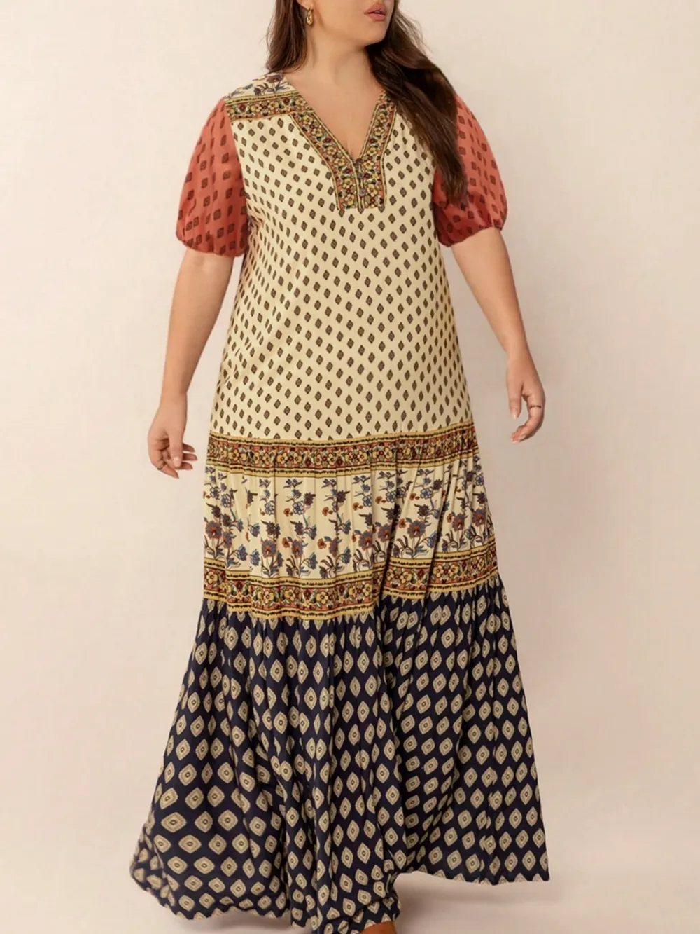 Plus Size Ruched Printed Short Sleeve Midi Dress, image 4