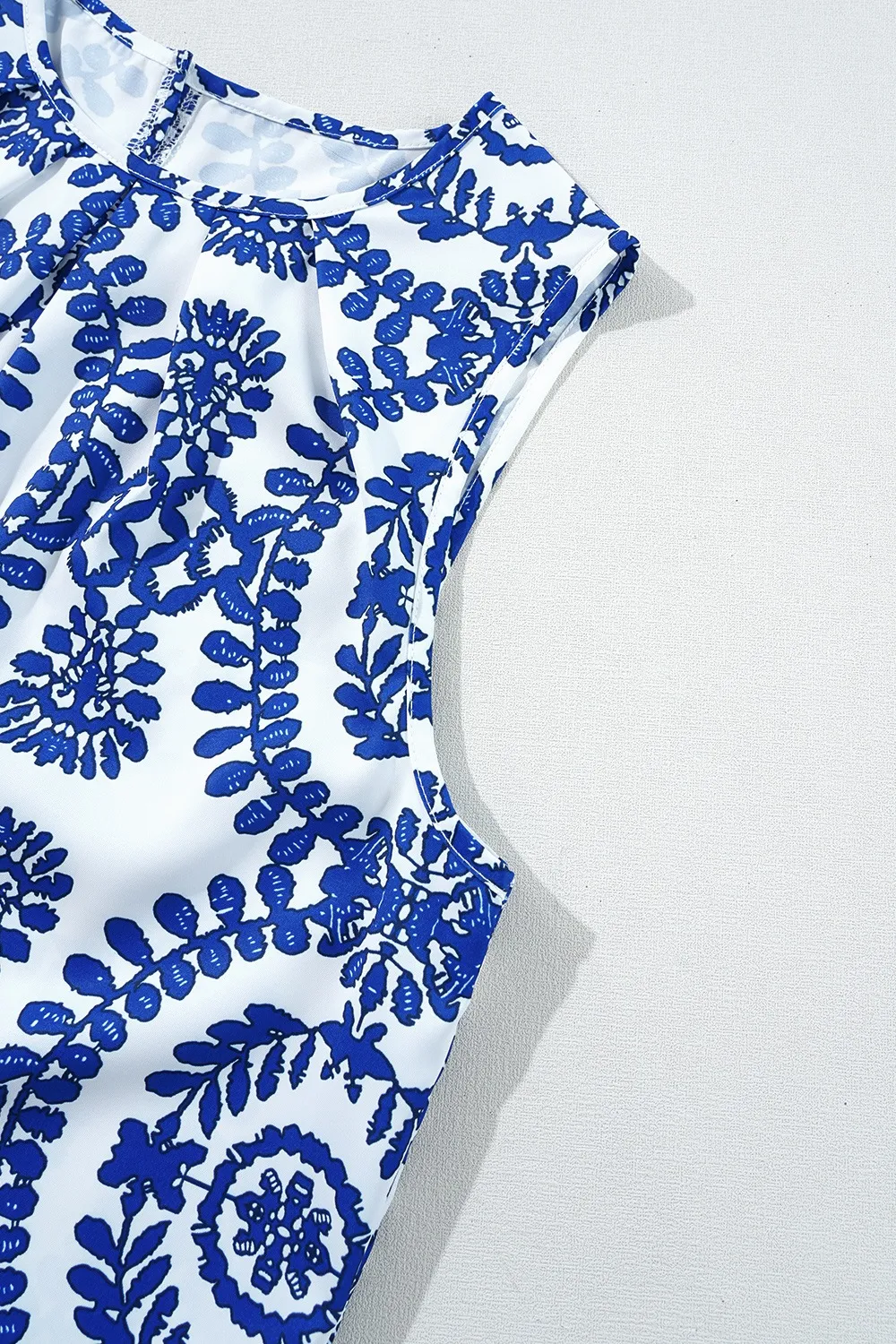 Printed Crew Neck Sleeveless Top, image 6