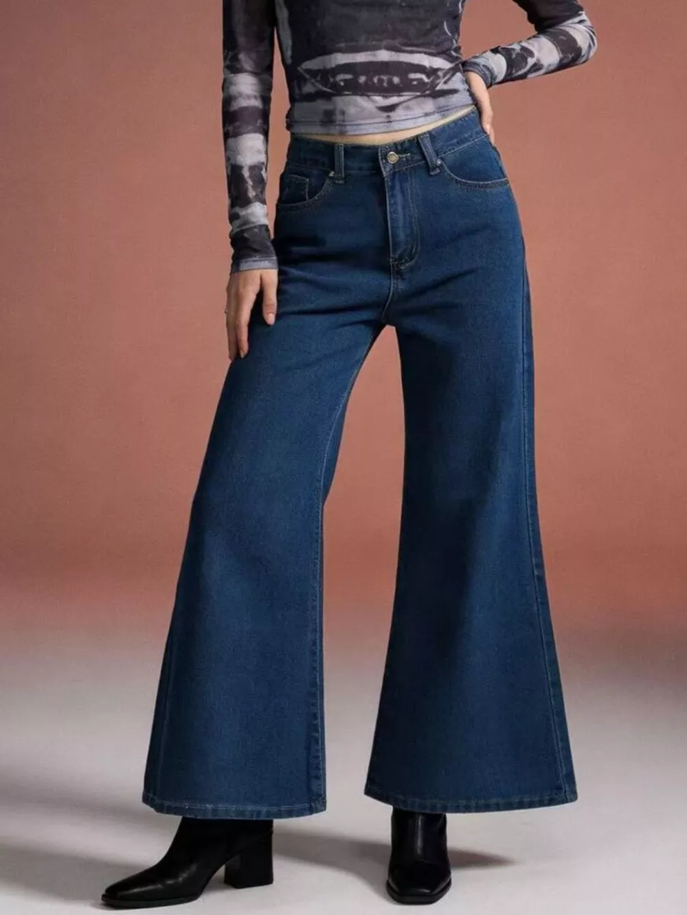 High-Waisted Flare Leg Jeans, image 3