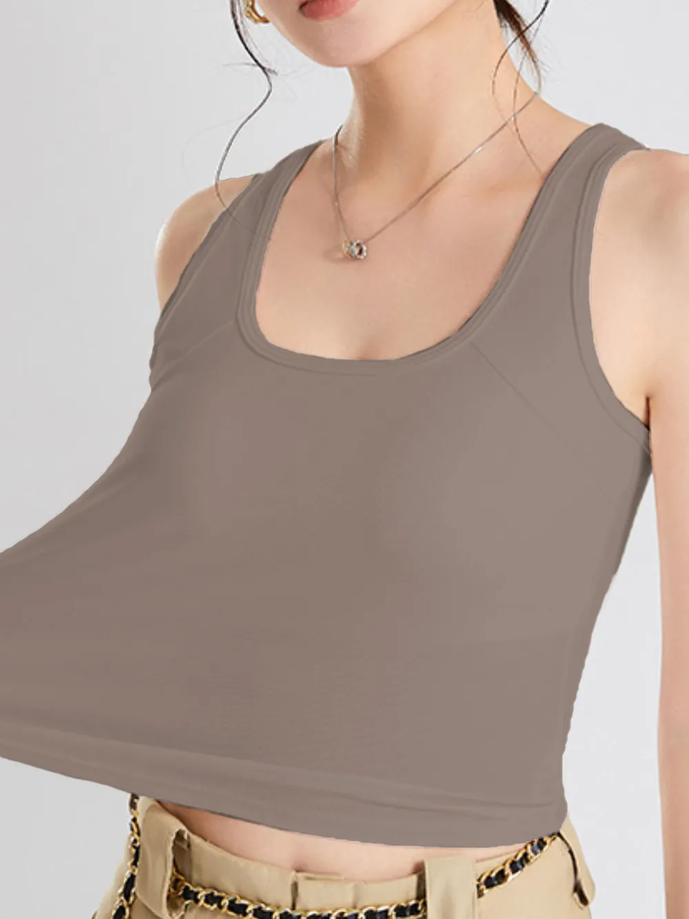 Crisscross Scoop Neck Wide Strap Cropped Tank with Chest Pads, image 3