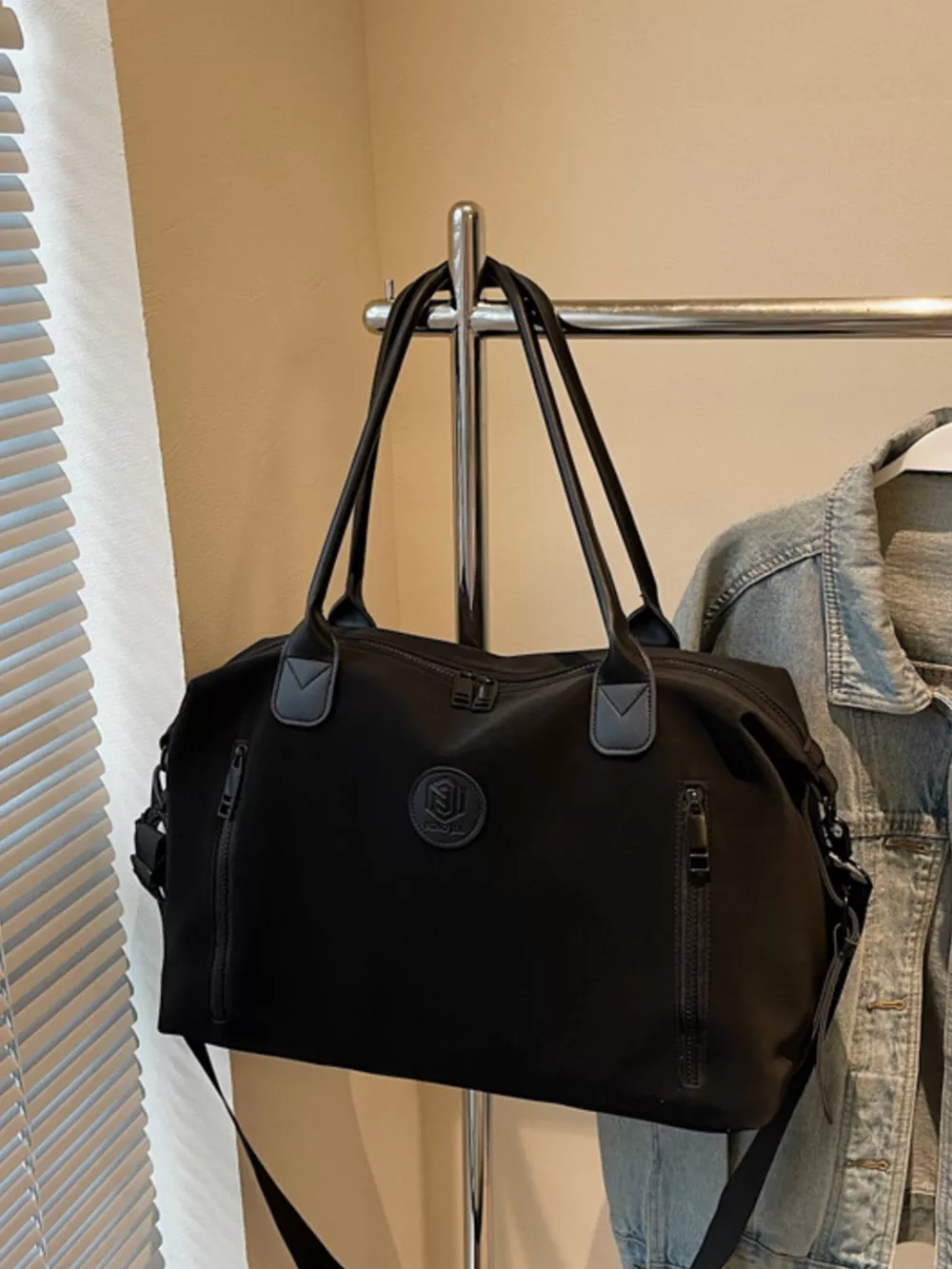 Adjustable Shoulder Strap Travel Duffel Bag, image 2