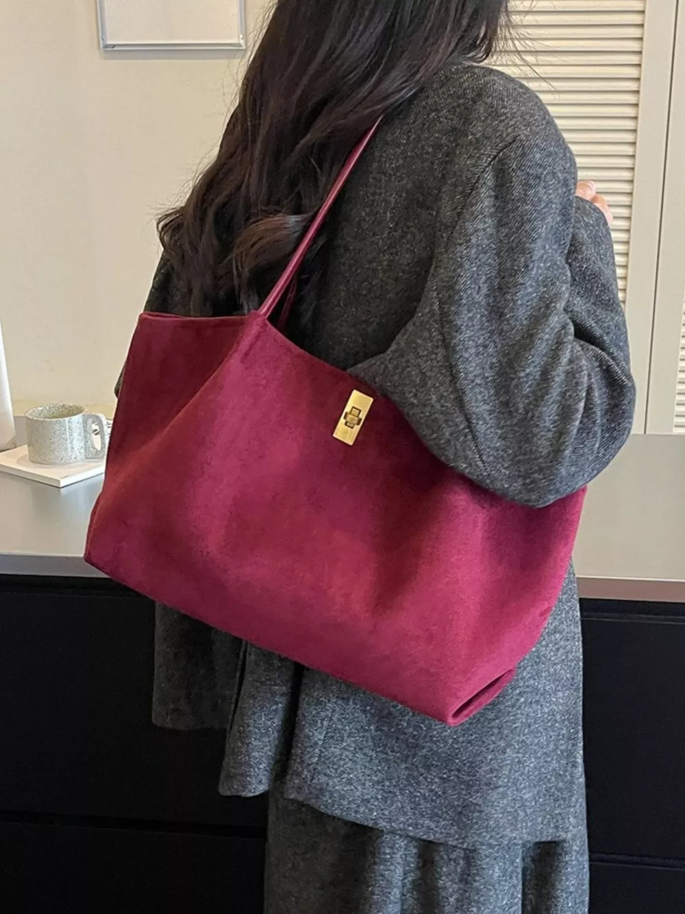 Turn-Lock Tote Bag, image 8