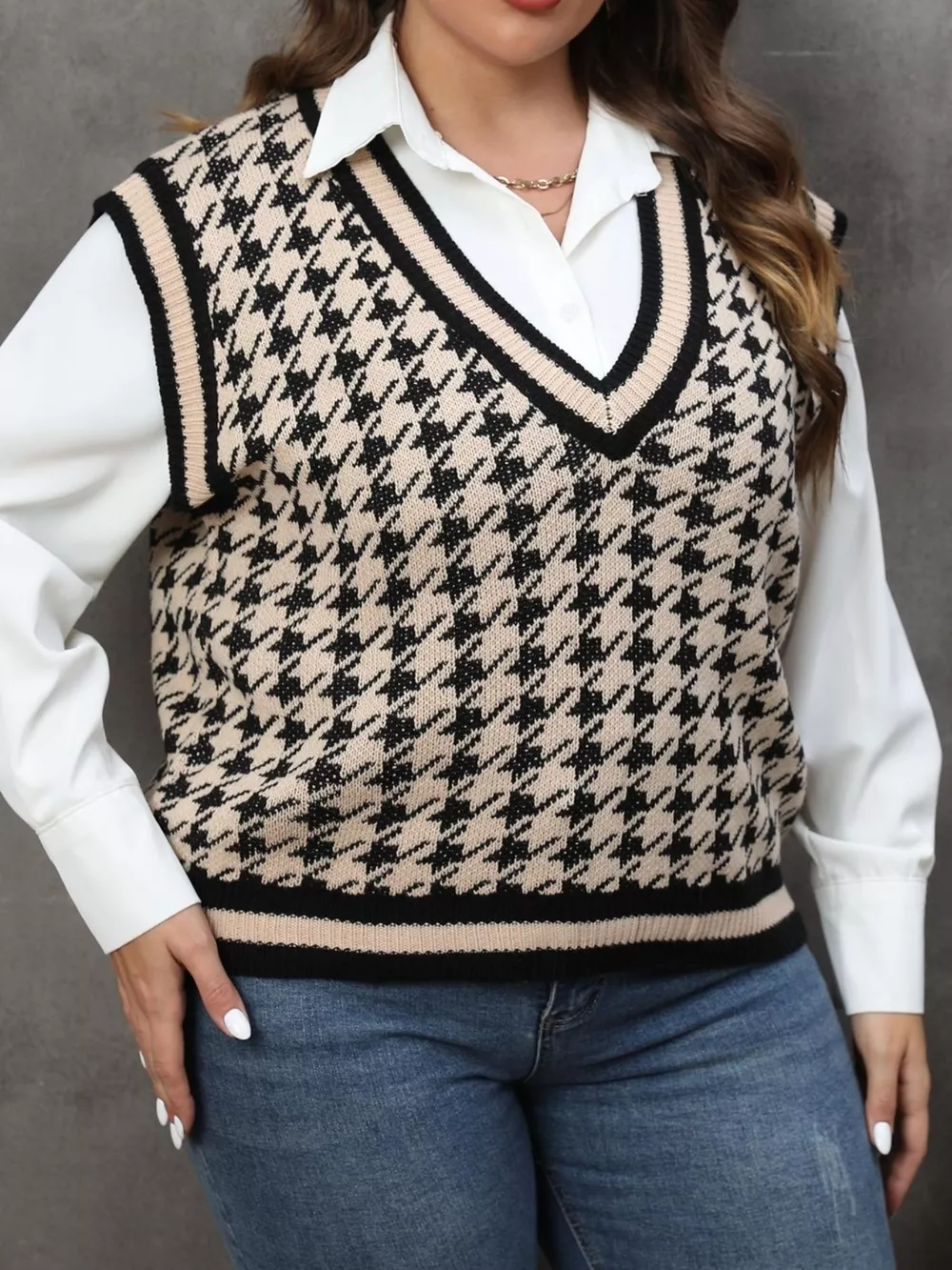 Plus Size Houndstooth V-Neck Knit Sweater Vest, image 3