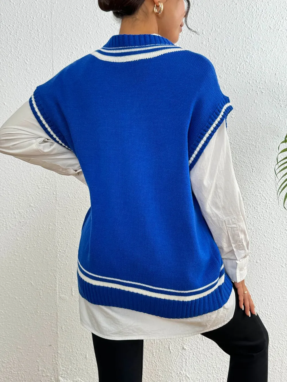 Contrast Trim V-Neck Sweater Vest, image 3