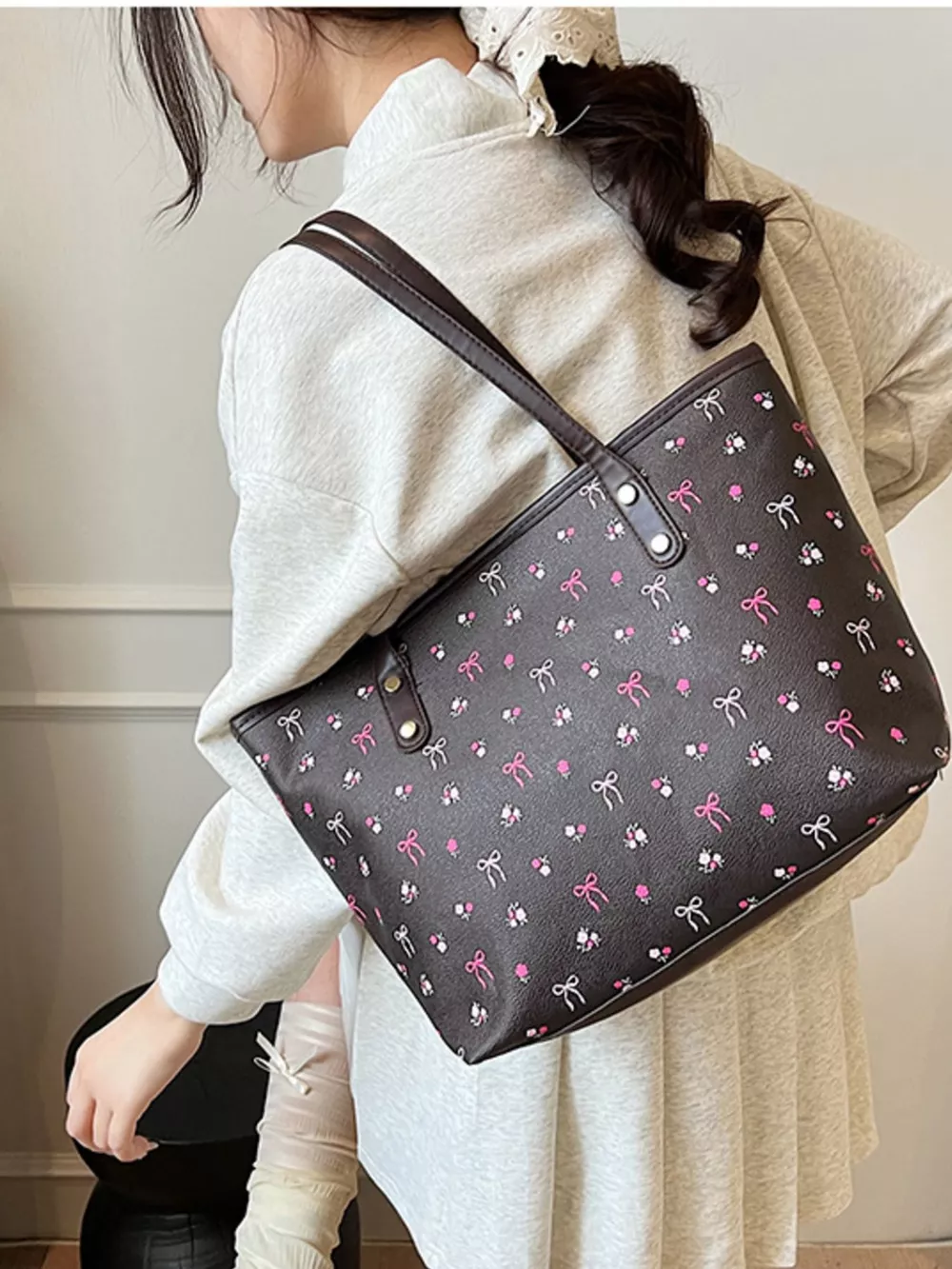 Printed Tote Shoulder Bag with Pouch, image 3