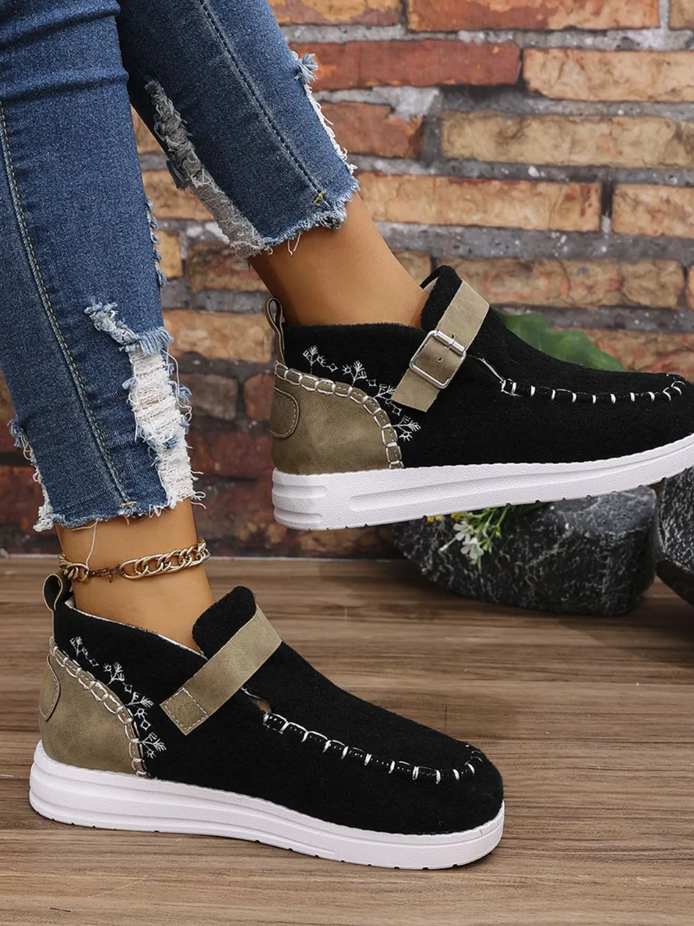 Contrast Round Toe Buckle Sneakers, image 5