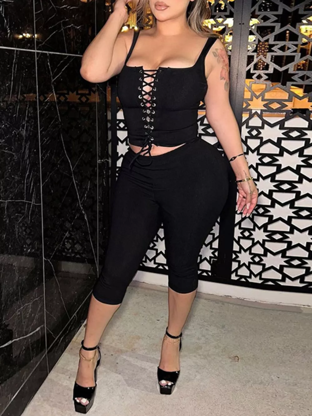 Lace-Up Tank and Capris Set, image 11